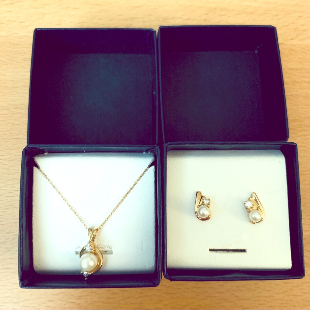 Pearl and Diamond accent necklace & earrings set